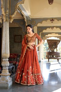 Conjunto de Lehenga Choli Festivo y Elegante con Tela de Seda Rangoli, Bordado con Lentejuelas y Forro Interior de Micro Crepé Suave para Mujer - Product Image 6
