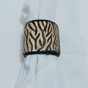 Dernier modèle d'anneau de serviette en corne avec motif tribal abstrait pour une décoration de table élégante, porte-serviettes de luxe en corne noire et naturelle - Product Image 2