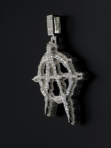 Pendentif Anarchy en Argent 925 Plaqué Rhodium Entièrement Sertie de Moissanite avec Sertissage Bezel, Bijou Personnalisé Style Hip Hop Punk Rock - Product Image 2