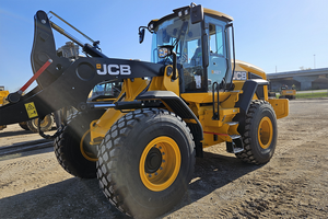 Cargadora de Ruedas de Alto Rendimiento con Cabina Cerrada 427ZX 2025, Máquina de Construcción - Product Image 2
