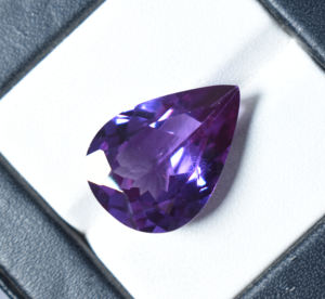 Gema de Alexandrita Pera Impecable: Piedra Suelta de 16.15 ct con Cambio de Color, 20x14 mm - Product Image 5