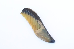 Peine de cuerno de búfalo natural hecho a mano para el crecimiento del cabello y anticaspa, hecho con cuerno para mujer, regalo para ella, regalo para el Día de la Madre - Product Image 3