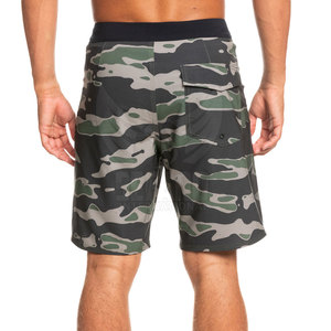 Shorts d'été pour hommes, résistants, écologiques, fabriqués au Pakistan, imprimés camouflage. - Product Image 3
