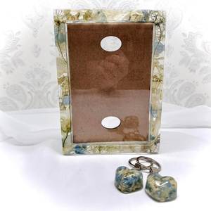 Modern Handmade Resin <b>Picture</b> <b>Frame</b> with Elegant Botanical Art for Memorable Moments - Product Image 1