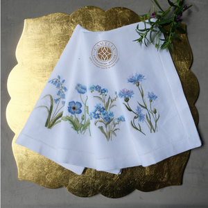 Mixed floral motifs offer versatility and charm, perfect for seasonal gatherings and celebrations. - Product Image 1