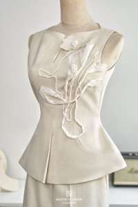 Haut sans manches en peplum fait main pour femme SERAPHINE Vietnam, en Spandex / Polyester, col rond - Product Image 3