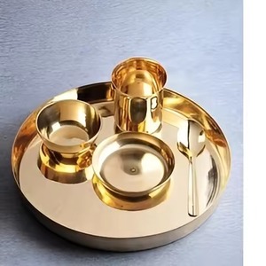 Service de table vintage en laiton, vaisselle indienne en laiton Thali, vaisselle artisanale traditionnelle, vente en gros pour hôtel, restaurant, maison, traiteur - Product Image 1