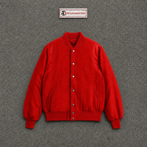 Chaqueta Varsity Roja Premium, Estilo Urbano de Invierno, Look Casual Moderno, Chaqueta de Manga Larga, Corte Holgado, Prenda de Otoño, Material Poliéster - Product Image 5