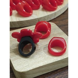 Bague Fleur en Résine Rouge Éclatante Faite à la Main, Bijou Fantaisie Acrylique Brillant et Surdimensionné pour Femme et Fille – Collection - Product Image 2
