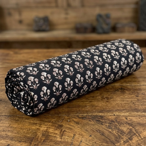 Tela de Algodón Negra con Estampado Floral, Tela Suave Hecha a Mano con Estampado de Bloques para Confección de Kurtis, Manualidades y Uso Textil del Hogar - Product Image 4