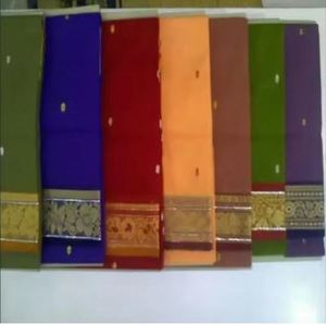 Esclusivo Sari Tradizionale di Alta Qualità in Seta Banarasi Indiana con Pura Seta Kanjivaram per Matrimoni e Feste - Product Image 3