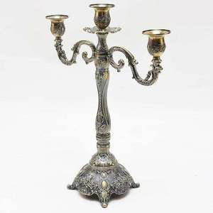 Elegante Candelabro Alto de Plata Hecho a Mano con Cinco Velas, Centro de Mesa Ornamentado de Metal para Bodas, Eventos y Decoración del Hogar - Product Image 5