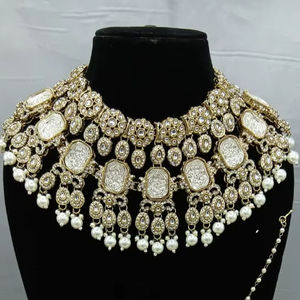 Parure de mariée ethnique en alliage blanc royal avec perles et Kundan, collier ras-du-cou plaqué or lourd, artisanat haut de gamme pour fiançailles, mariage et fêtes - Product Image 2