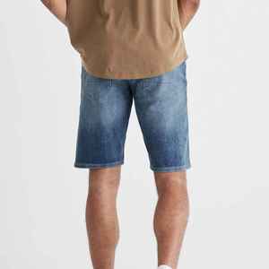 กางเกงยีนส์ขาสั้นผู้ชายคุณภาพสูงสำหรับฤดูร้อน ทรงหลวม สีพื้น เอวสูง ผลิตด้วยวิธีการถักทอ - Product Image 5