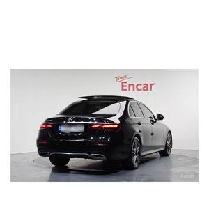 Mercedes-Benz Classe E E250 AMG Line Modèle janvier 2022 avec 19 159 km, boîte automatique, sièges en cuir, caméra de recul - Product Image 2