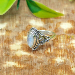 Bague Statement Vintage Faite à la Main en Argent Sterling 925 avec Pierre de Lune Arc-en-ciel Naturelle et Cabochon en Pierre Blanche pour Femme - Product Image 5