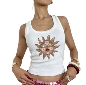 เสื้อครอปท็อปผ้าไหมฝ้ายปักลูกปัดดีไซน์เก๋  งานแฮนด์เมด ปรับแต่งสีและโลโก้ได้  เหมาะสำหรับงานปาร์ตี้ งานแต่งงาน วันหยุด และตกแต่ง - Product Image 1