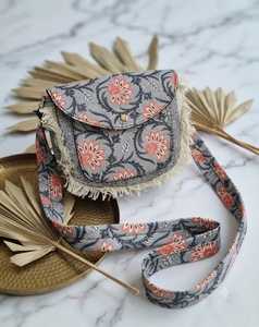 Bolso Tote Mini Boho de Lona Floral con Cierre de Solapa y Flecos para Uso Diario Casual de Pascua - Product Image 1