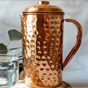 Ensemble de carafes en cuivre avec couvercle, pour le stockage et le service de l'eau, ensemble métallique durable et réutilisable avec verres, pour la cuisine et la salle à manger. - Product Image 1
