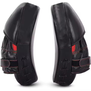 Guantes de Boxeo de Cuero Negro con Cierre de Cordones en la Muñeca para Entrenamiento de Artes Marciales y Práctica - Product Image 5