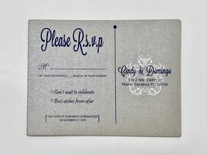 Élégantes invitations imprimées sur papier métallisé, conçues pour les célébrations de mariages royaux et les présentations de papeterie d'événements de luxe. - Product Image 5