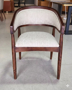 Fauteuil moderne en bois massif avec dossier incurvé en fer à cheval, assise et dossier rembourrés en tissu blanc - Product Image 2