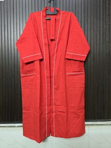 Bata Larga de Algodón Roja para Mujer, Manga Tres Cuartos, Color Sólido, Estilo Casual con Bolsillos, Tela Gruesa - Product Image 2