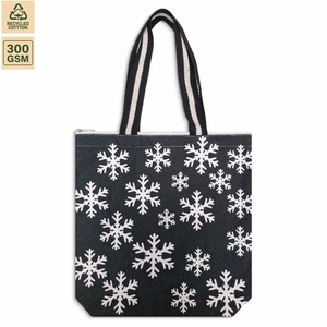กระเป๋าผ้าเดนิม 300 GSM สำหรับใส่ของขวัญ ขนาด 38x42x20 ซม. รับทำโลโก้ตามสั่ง ขายส่ง OEM แบรนด์ส่วนตัว สั่งซื้อจำนวนมาก ใช้ซ้ำได้ รุ่น SS157 - Product Image 4