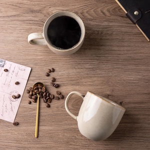 Elegante Taza de Café de Cerámica con Platillo, Acabado Mate Suave, Agarre Cómodo, Diseño que Retiene el Calor, para Servir al Estilo Cafetería - Product Image 2