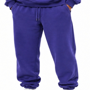 Conjunto Deportivo Casual Personalizado para Hombre, Dos Piezas, Corte Cómodo, Cuello Redondo, Estampado de Goma en Relieve, Estilo Casual Francés - Product Image 5