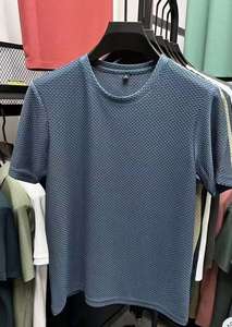 ออกแบบโลโก้คุณภาพสูงตามสั่ง เสื้อยืดผู้ชายฤดูร้อนขายดีรุ่นใหม่ สีพื้น ผ้าบาง แขนสั้น คอกลม ดีไซน์เรียบง่าย - Product Image 4