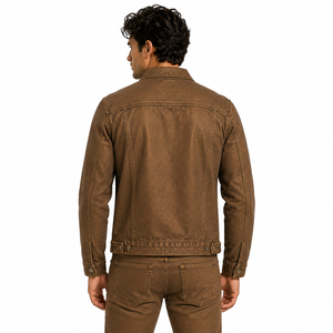 Chaqueta vaquera para hombre con tela vaquera resistente, bolsillos prácticos y silueta clásica para uso casual, viajes y actividades al aire libre. - Product Image 3