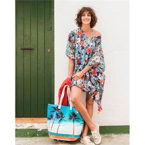 ชุดเดรสคาฟทันชายหาดสั้นพิมพ์ลายดอกไม้สไตล์โบฮีเมียน ผลิตจากผ้าฝ้ายเป็นมิตรต่อสิ่งแวดล้อม คอวี แขนทรงปีกค้างคาว แต่งพู่ระบายอากาศได้ดี - Product Image 1