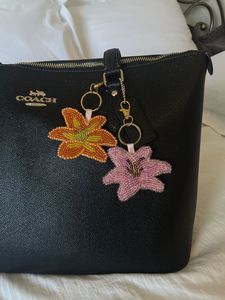 Diseño Exclusivo de Bordado con Cuentas Inspirado en las Tendencias de Moda de Alta Gama, Crea un Look de Lujo con Este Elegante Bordado de Perlas y Cuentas - Product Image 6