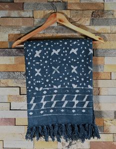 Manta de Algodón Orgánico con Estampado Indigo Ecológico Hecho a Mano - Decoración Moderna para el Hogar, Sala de Estar, Sofá, Viajes y Picnic - Product Image 3