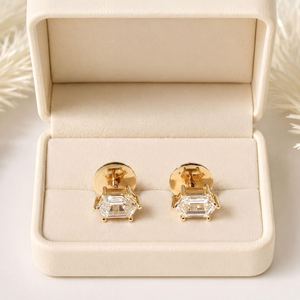 Boucles d'oreilles clous minimalistes en or massif 10K 14K 18K avec diamant de laboratoire taille hexagonale 1 carat, serti griffe, pour femme, usage quotidien - Product Image 1