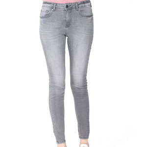 Jeans de Mezclilla Rectos para Mujer, Corte Regular, con Logotipo Personalizado, Transpirables, Cintura Media, Verano, 100% Algodón, Fabricados en Pakistán - Product Image 1