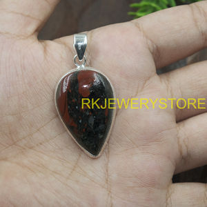 Colgante de Piedra de Sangre Natural en Plata de Ley 925, Hecho a Mano, con Cabujón en Forma de Lágrima, Joyería Curativa, Regalo para Mujeres, Novias y Ella - Product Image 5