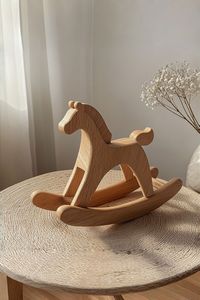 Sculpture décorative de cheval en bois de luxe pour bureau et table de réception - Product Image 2