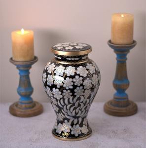 Urna Funeraria de Cobre Puro |   Urna Conmemorativa Hecha a Mano para Adultos |   Elegante Recuerdo Funerario - Product Image 4