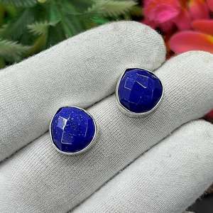 Boucles d'oreilles clous en argent sterling Lapis Lazuli taille rose, délicates, style bohème, forme cœur, bijoux minimalistes, certifiées IGI, pour anniversaire et fête - Product Image 1