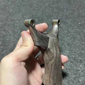Slingshot robuste avec poignée en bois, bande élastique durable, lame à changement rapide, poignée ergonomique, portable, pour les sports de plein air - Product Image 3