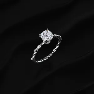 Nouvelle Collection Bague de Fiançailles Moderne en Diamant avec Bande Pavée Torsadée et Diamants Sertis, Clarté VVS-VS, Certifiée IGI, à Vendre - Product Image 3