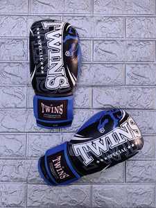 Nouveaux gants de boxe pour jumeaux, design unique, entièrement imprimés, en cuir véritable, fabrication professionnelle sur mesure, pour entraînement et sparring de kickboxing. - Product Image 4