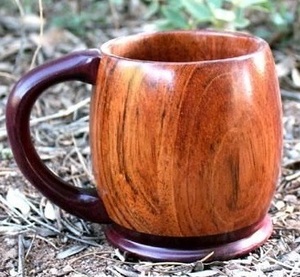 Mug en bois écologique fait main, tasse à café rustique, finition naturelle, vaisselle en bois disponible chez Worldwide Supply - Product Image 4