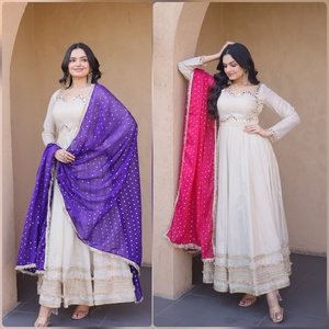 Vestido Anarkali Tradicional Indio con Bordado Zari, Elegante, para Fiestas y Bodas, Ropa de Gala para Mujer - Product Image 4