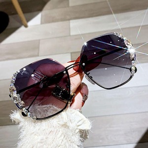 Gafas de Sol de Diamantes de Lujo de Primera Calidad, Gafas de Moda para Hombres y Mujeres, para Eventos Especiales, Fiestas y Celebraciones - Product Image 3