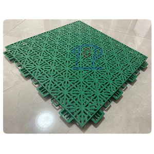 กระเบื้องพื้นพลาสติกแบบ interlocking กันลื่นสำหรับสนามบาสเกตบอลและสนามเด็กเล่นกลางแจ้ง พื้นกีฬากลางแจ้ง - Product Image 1
