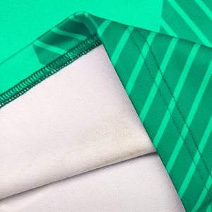 Veste coupe-vent à capuche pour homme, style streetwear personnalisé, en nylon à carreaux, avec fermeture éclair quart de tour et épaules tombantes - Product Image 6