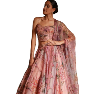 Lehenga de seda elegante inspirado en Bollywood, listo para usar, con trabajo de espejos realizados a mano y cancan pesado / Conjunto de moda en oferta - Product Image 1